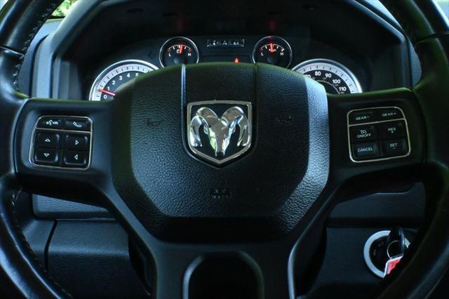 Photo of 2018 Brilliant Black Crystal Pearlcoat RAM 1500