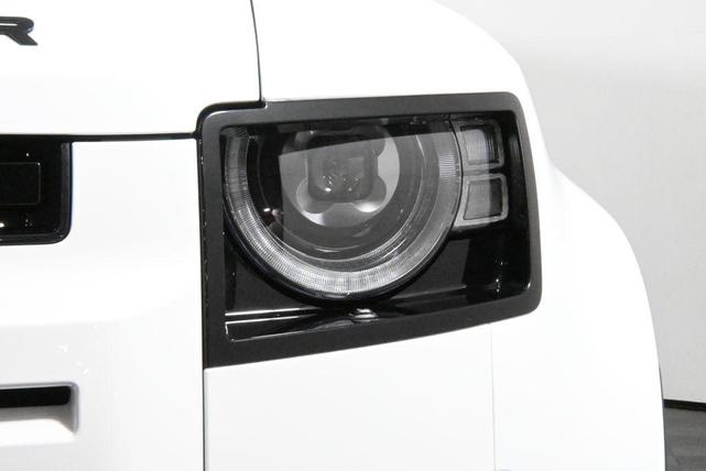 Photo of 2024 Fuji White Land Rover Defender