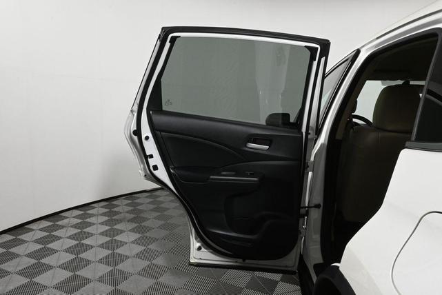 Photo of 2016 White Diamond Pearl Honda CR-V