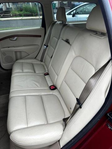 Photo of 2011 Flamenco Red Metallic Volvo XC70