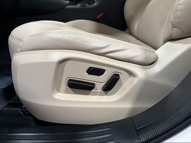 Photo of 2018 Snowflake White Pearl Mica Mazda CX-9