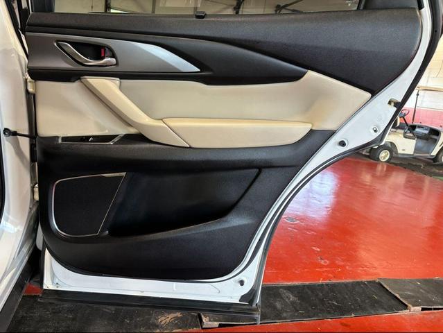 Photo of 2018 Snowflake White Pearl Mica Mazda CX-9