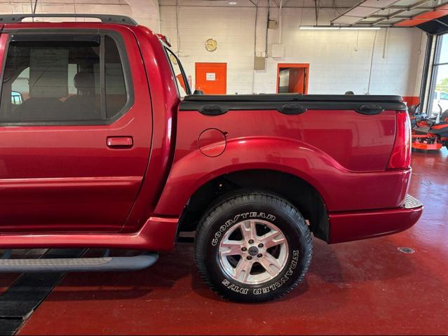 Photo of 2005 Red Fire Clearcoat Ford Explorer Sport Trac