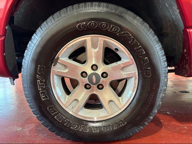 Photo of 2005 Red Fire Clearcoat Ford Explorer Sport Trac
