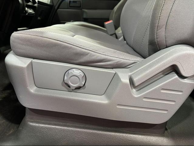 Photo of 2014 Oxford White Ford F-150