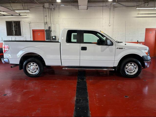 Photo of 2014 Oxford White Ford F-150
