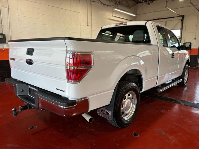 Photo of 2014 Oxford White Ford F-150