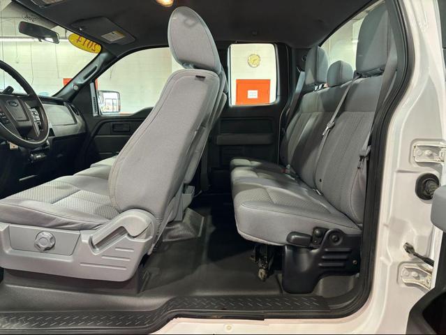 Photo of 2014 Oxford White Ford F-150