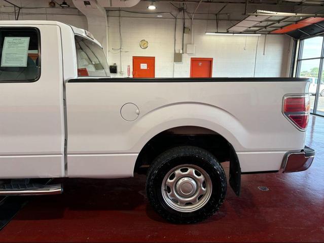 Photo of 2014 Oxford White Ford F-150