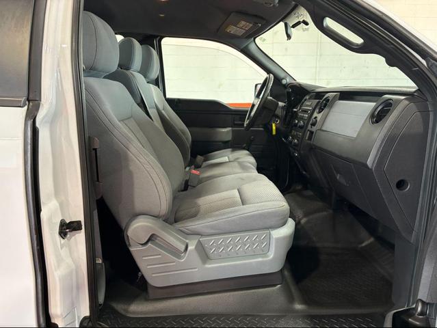 Photo of 2014 Oxford White Ford F-150