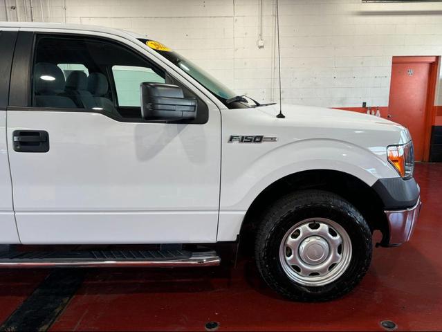 Photo of 2014 Oxford White Ford F-150