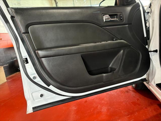 Photo of 2012 White Platinum Metallic Tri-Coat Ford Fusion