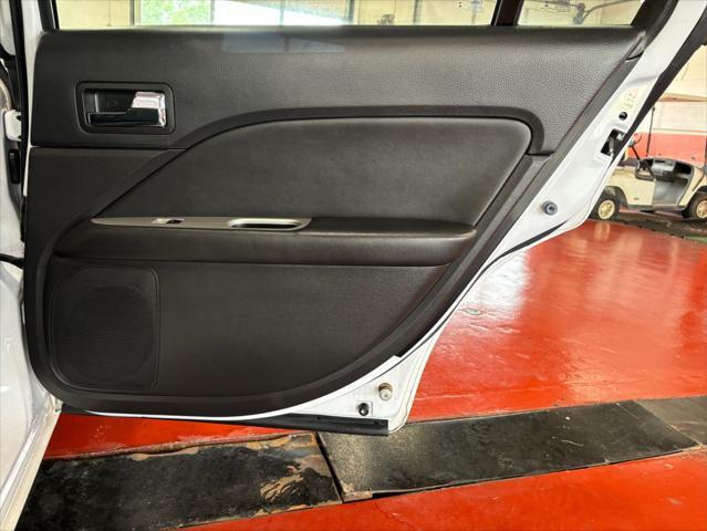 Photo of 2012 White Platinum Metallic Tri-Coat Ford Fusion
