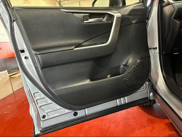Photo of 2020 Silver Sky Metallic w/Midnight Black Roof Toyota RAV4 Hybrid