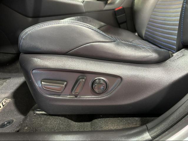 Photo of 2020 Silver Sky Metallic w/Midnight Black Roof Toyota RAV4 Hybrid