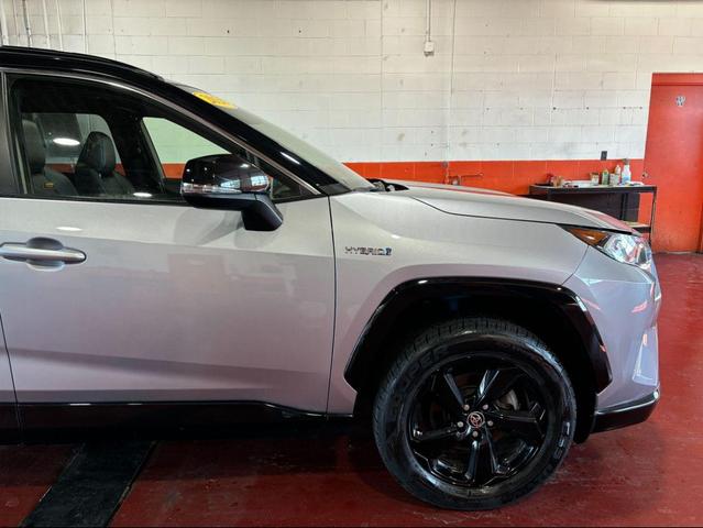Photo of 2020 Silver Sky Metallic w/Midnight Black Roof Toyota RAV4 Hybrid