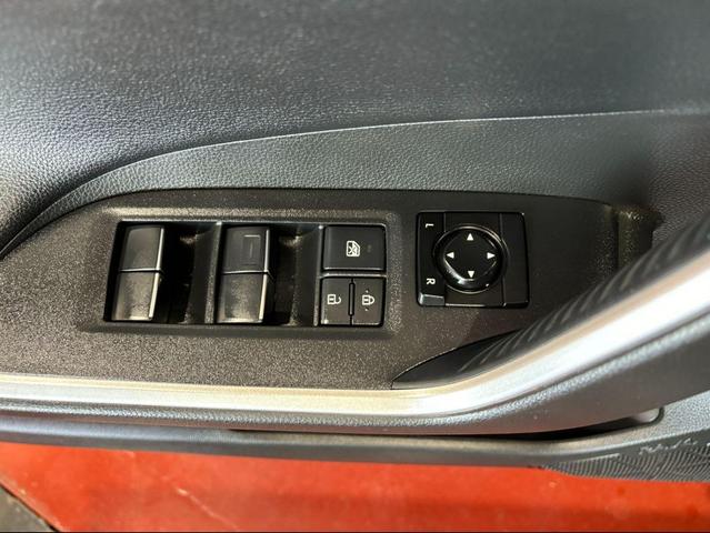 Photo of 2020 Silver Sky Metallic w/Midnight Black Roof Toyota RAV4 Hybrid