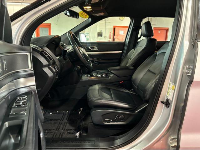 Photo of 2018 Ingot Silver Metallic Ford Explorer