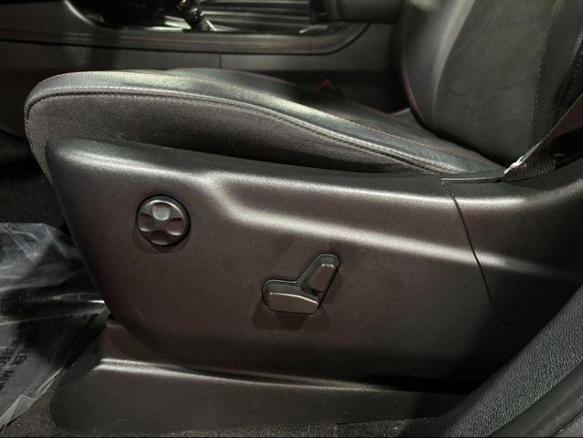 Photo of 2022 Octane Red Pearlcoat Dodge Durango
