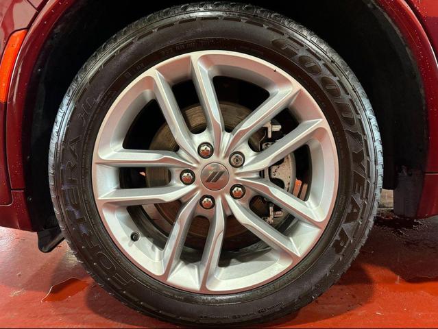Photo of 2022 Octane Red Pearlcoat Dodge Durango