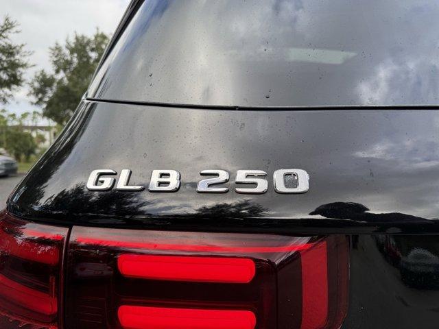 Photo of 2024 Night Black Mercedes-Benz GLB 250