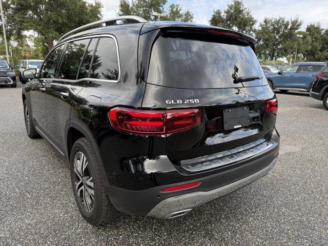 Photo of 2024 Night Black Mercedes-Benz GLB 250