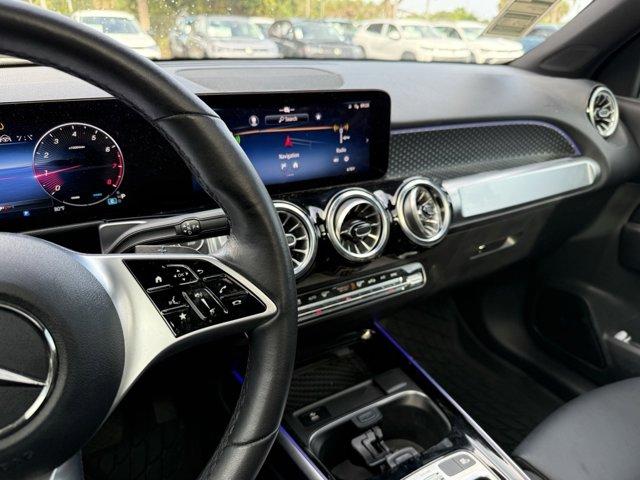 Photo of 2024 Night Black Mercedes-Benz GLB 250