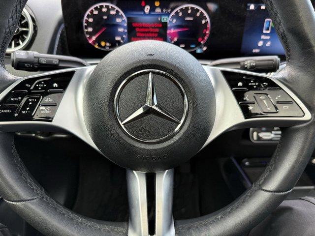 Photo of 2024 Night Black Mercedes-Benz GLB 250