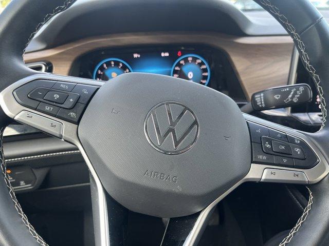 Photo of 2024 Pure White Volkswagen Atlas