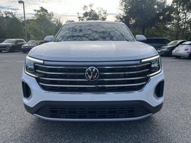 Photo of 2024 Pure White Volkswagen Atlas