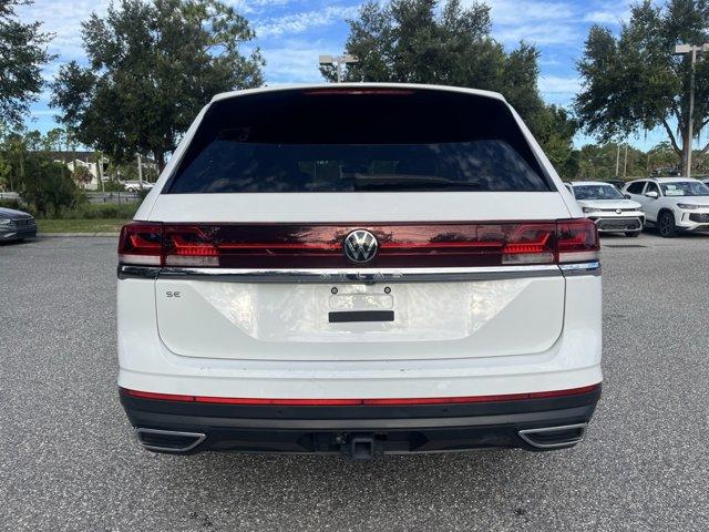 Photo of 2024 Pure White Volkswagen Atlas