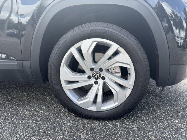 Photo of 2021 Deep Black Pearl Volkswagen Atlas