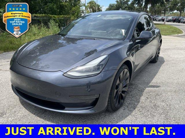 Photo of 2022 Gray Tesla Model 3