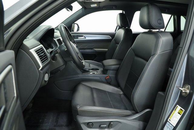 Photo of 2021 Platinum Gray Metallic Volkswagen Atlas Cross Sport