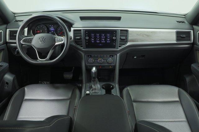 Photo of 2021 Platinum Gray Metallic Volkswagen Atlas Cross Sport