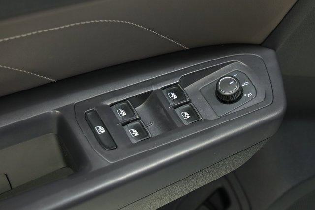 Photo of 2021 Platinum Gray Metallic Volkswagen Atlas Cross Sport