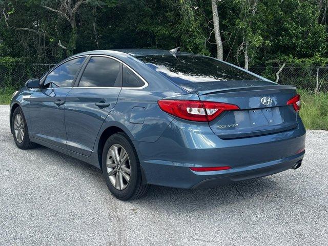 Photo of 2015 Nouveau Blue Hyundai SONATA