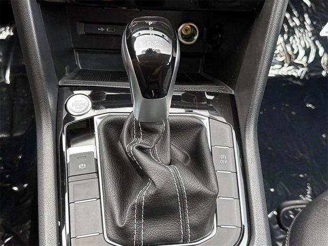 Photo of 2024 Pure White Volkswagen Taos