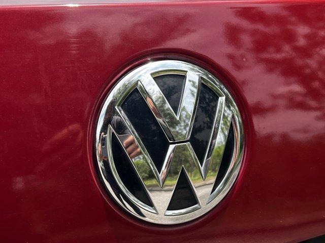 Photo of 2017 Cardinal Red Metallic Volkswagen Jetta