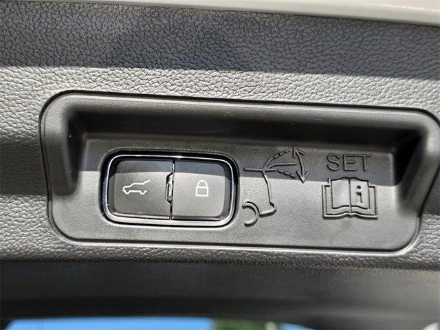 Photo of 2023 Oxford White Ford Explorer