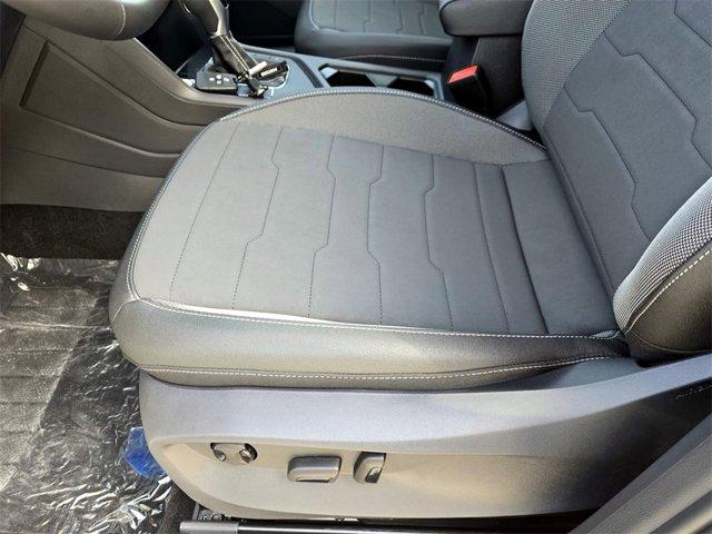 Photo of 2025 White Volkswagen Taos