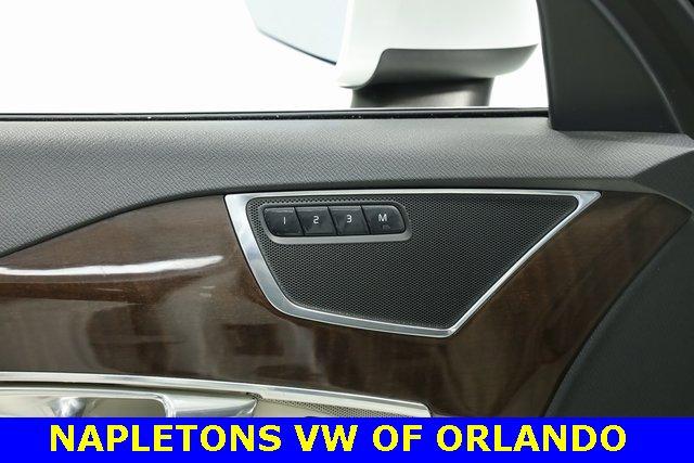 Photo of 2016 Crystal White Pearl Volvo XC90