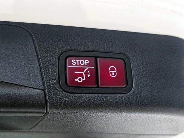 Photo of 2022 Polar White Mercedes-Benz GLB 250
