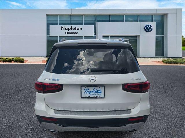 Photo of 2022 Polar White Mercedes-Benz GLB 250