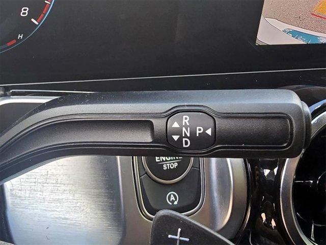 Photo of 2022 Polar White Mercedes-Benz GLB 250
