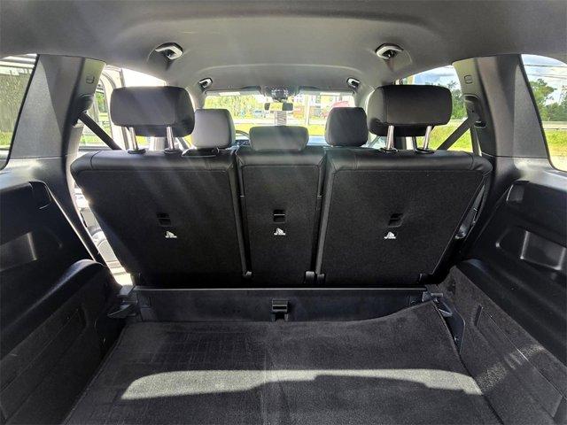 Photo of 2022 Polar White Mercedes-Benz GLB 250
