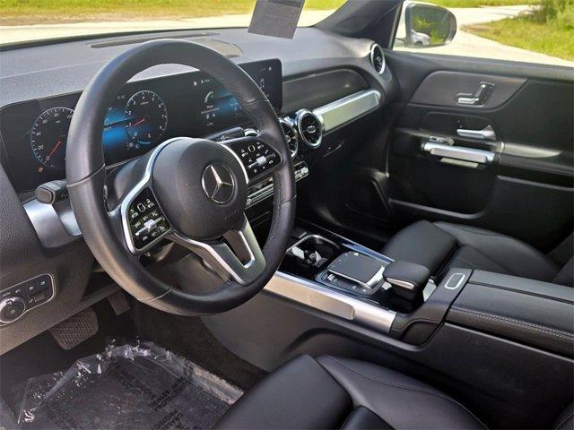 Photo of 2022 Polar White Mercedes-Benz GLB 250