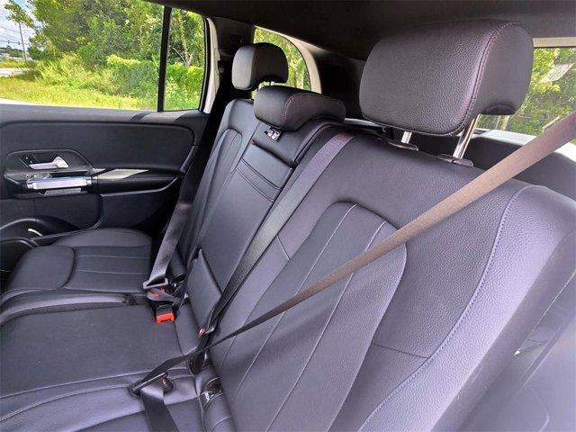 Photo of 2022 Polar White Mercedes-Benz GLB 250