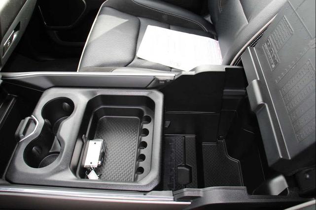 Photo of 2024 Silver RAM 1500
