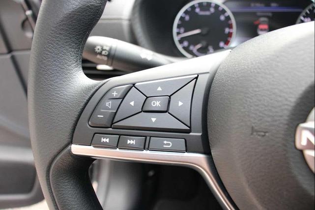 Photo of 2025 Gray Nissan Sentra